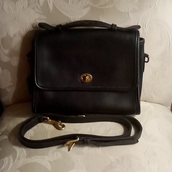 Coach Handbags - Coach Court Bag 9870 EUC